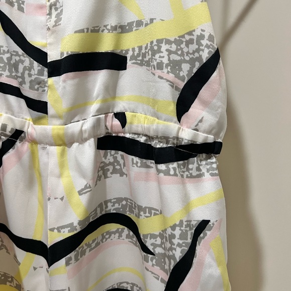 Guess Jumpsuit Shorts - Picture 9 of 9